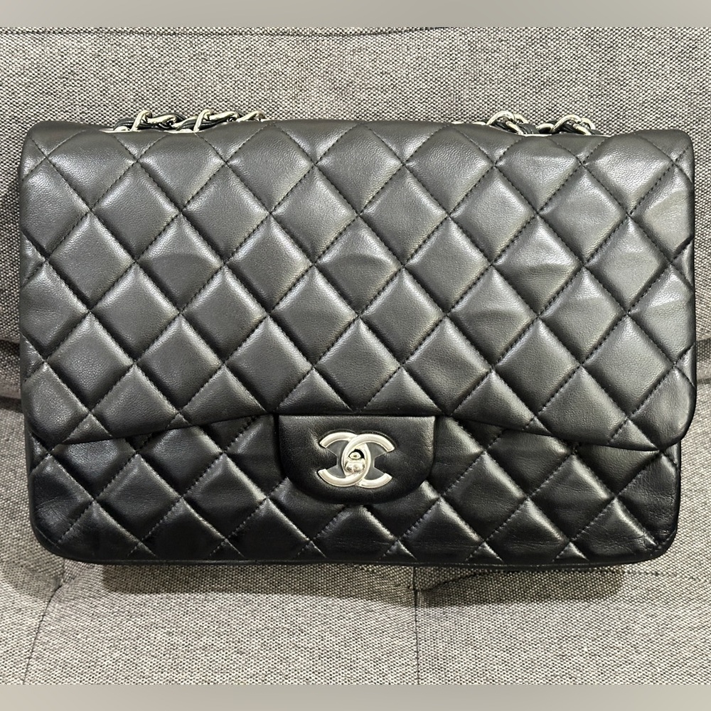 Chanel Black Lambskin Jumbo Classic Flap